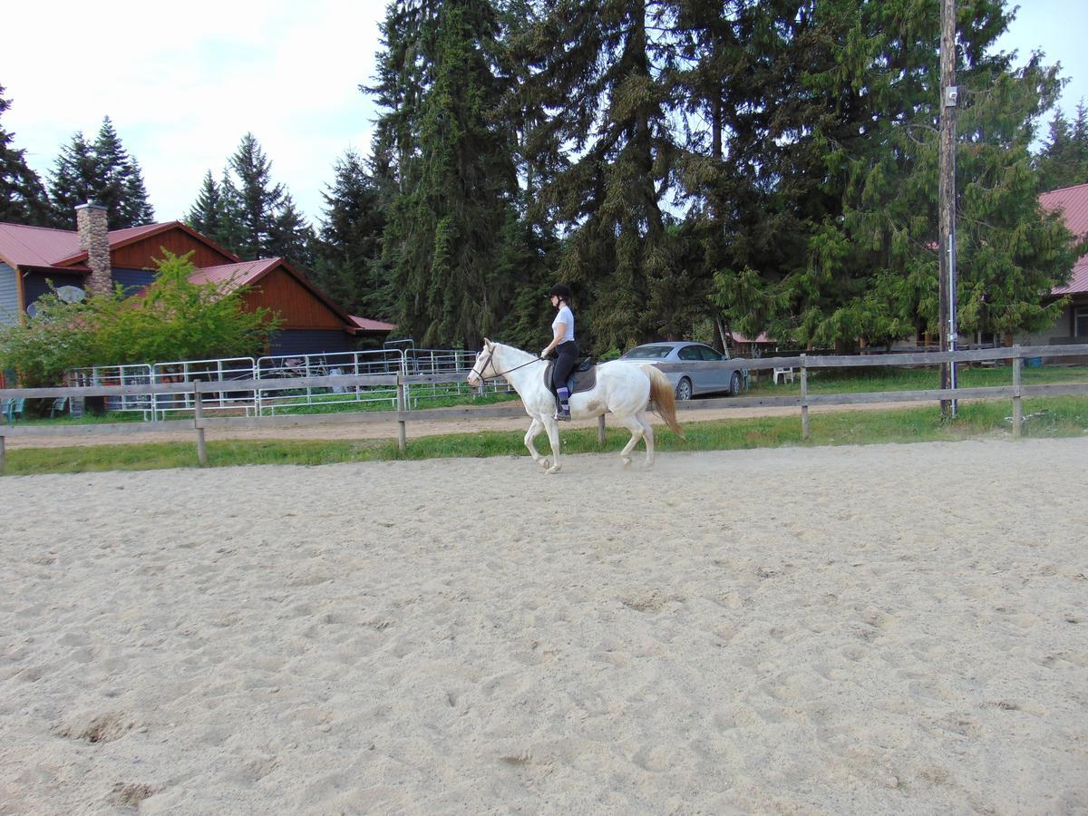 Paradise Acres Ranch Nanoose Bay Экстерьер фото