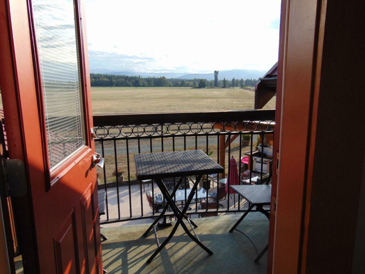 Paradise Acres Ranch Nanoose Bay Экстерьер фото